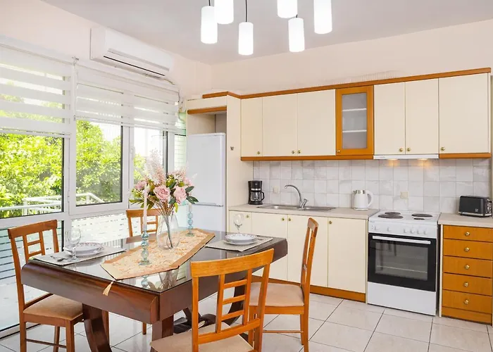 Niovi Luxury Apartment